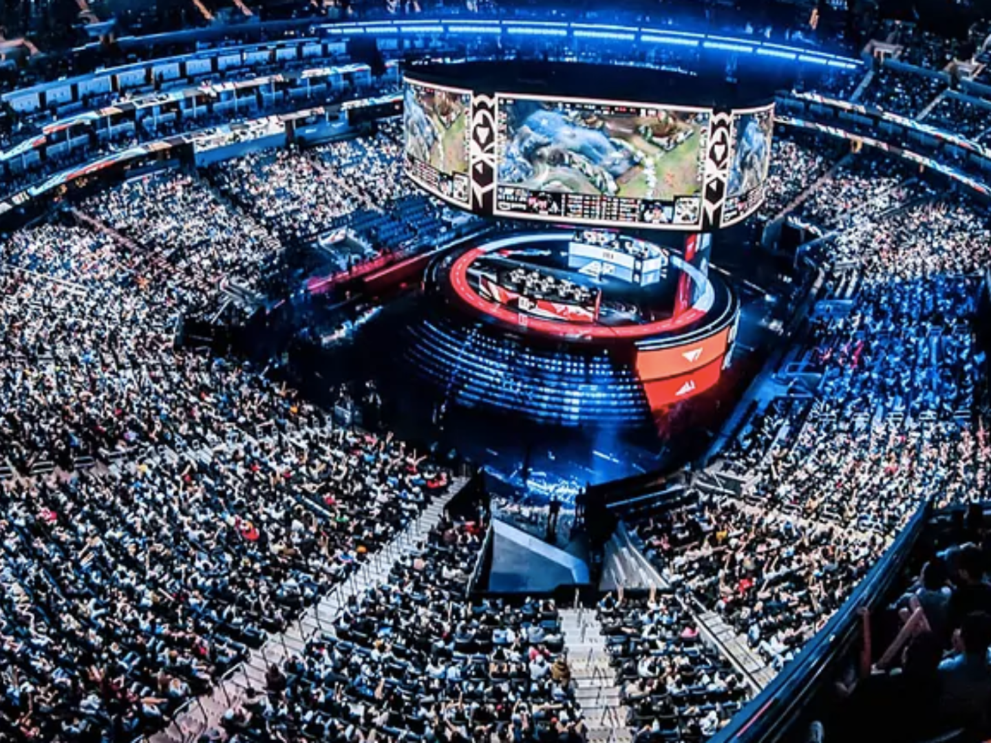 El bloque más fuerte de Riot es su relación con la liga de las Esports. Y por ende, la compañía tiene planes para seguir expandiendo su presencia en el mundo de los deportes electrónicos que fortalezcan las competiciones profesionales cómo el desarrollo de nuevas ligas. Para ambas entidades corporativas, League of Legends seguirá siendo su prioridad principal, pero también están explorando nuevas oportunidades para sus títulos de tener sus propias ligas. Y más claro ejemplo fue VALORANT, cuál ganó más popularidad luego de entrar al ámbito de los Esports.